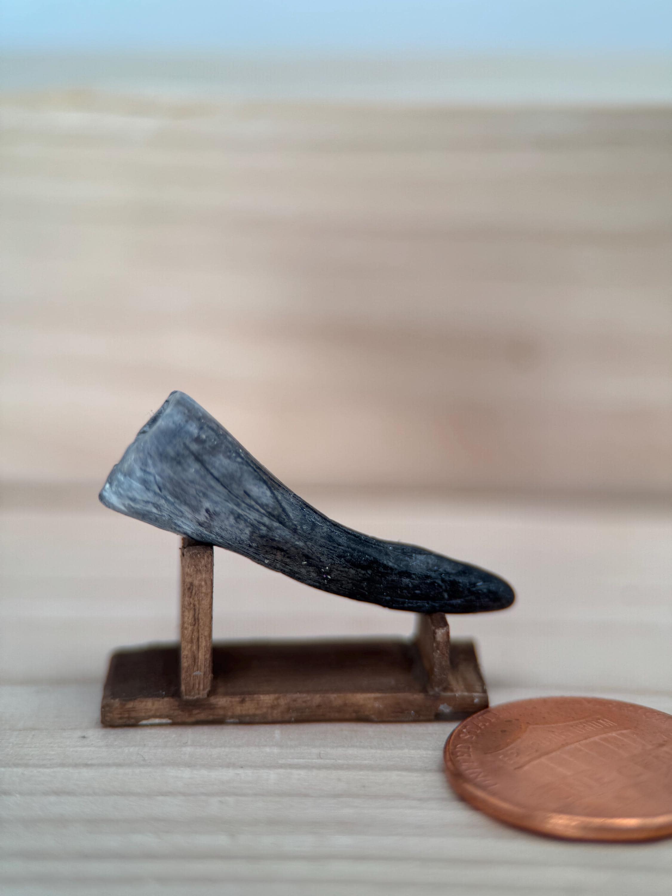 Miniature 1:12 Scale Drinking Horn with Stand