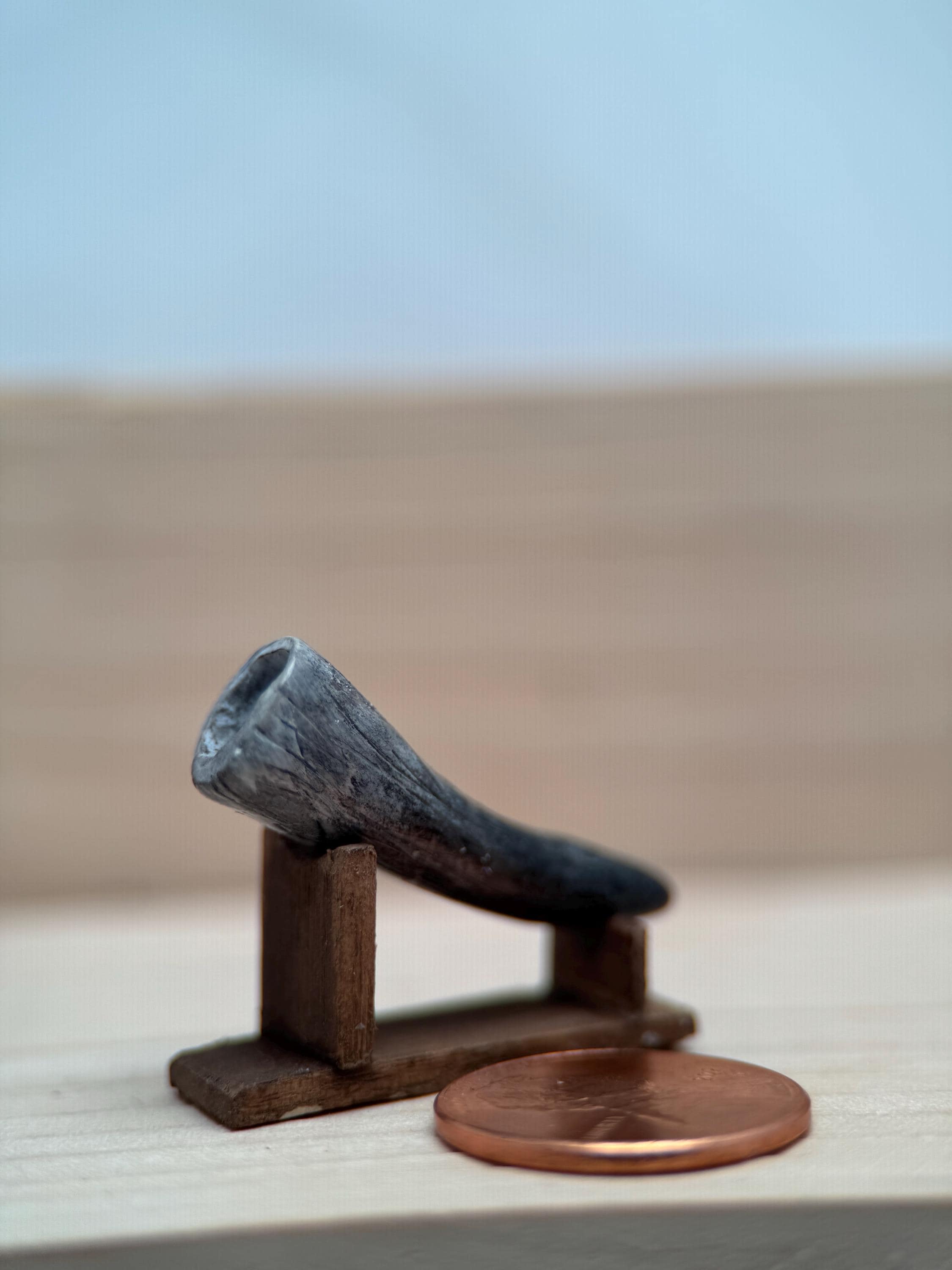 Miniature 1:12 Scale Drinking Horn with Stand